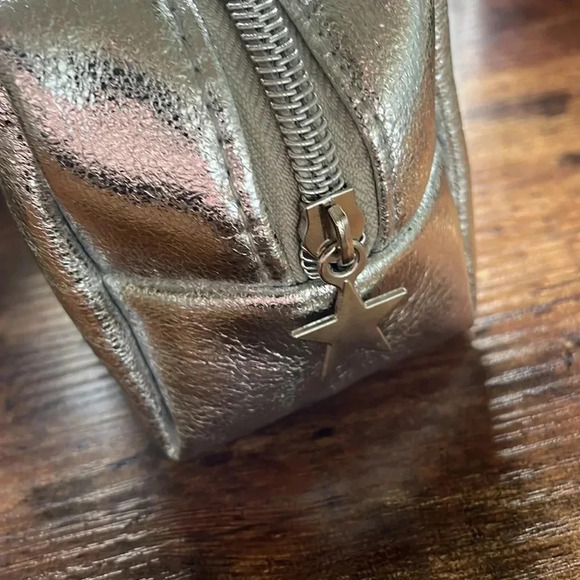 ❤️ 2/$20 or 3/$25 ULTA Beauty Collection 7 Piece Silver Gift Bag $72 Value - Picture 3 of 10